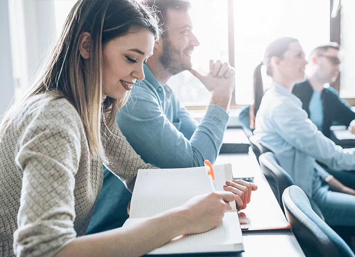 语言培训2.jpg 764e4f91ff9d792a2fbc191e78440104.jpg