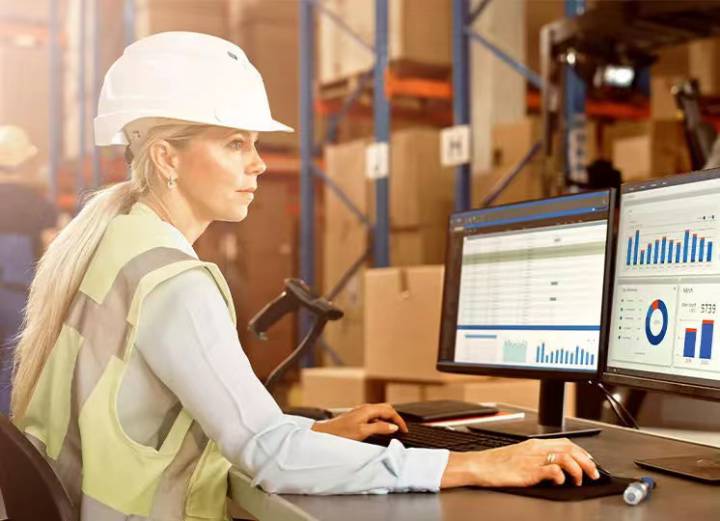 物流.jpg a8cc2c9998904ac63e82306ab899f736.jpg